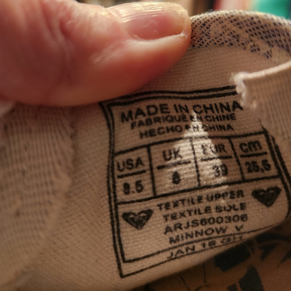 Roxy Minnow Slip-On Shoes - Picture 6 of 7